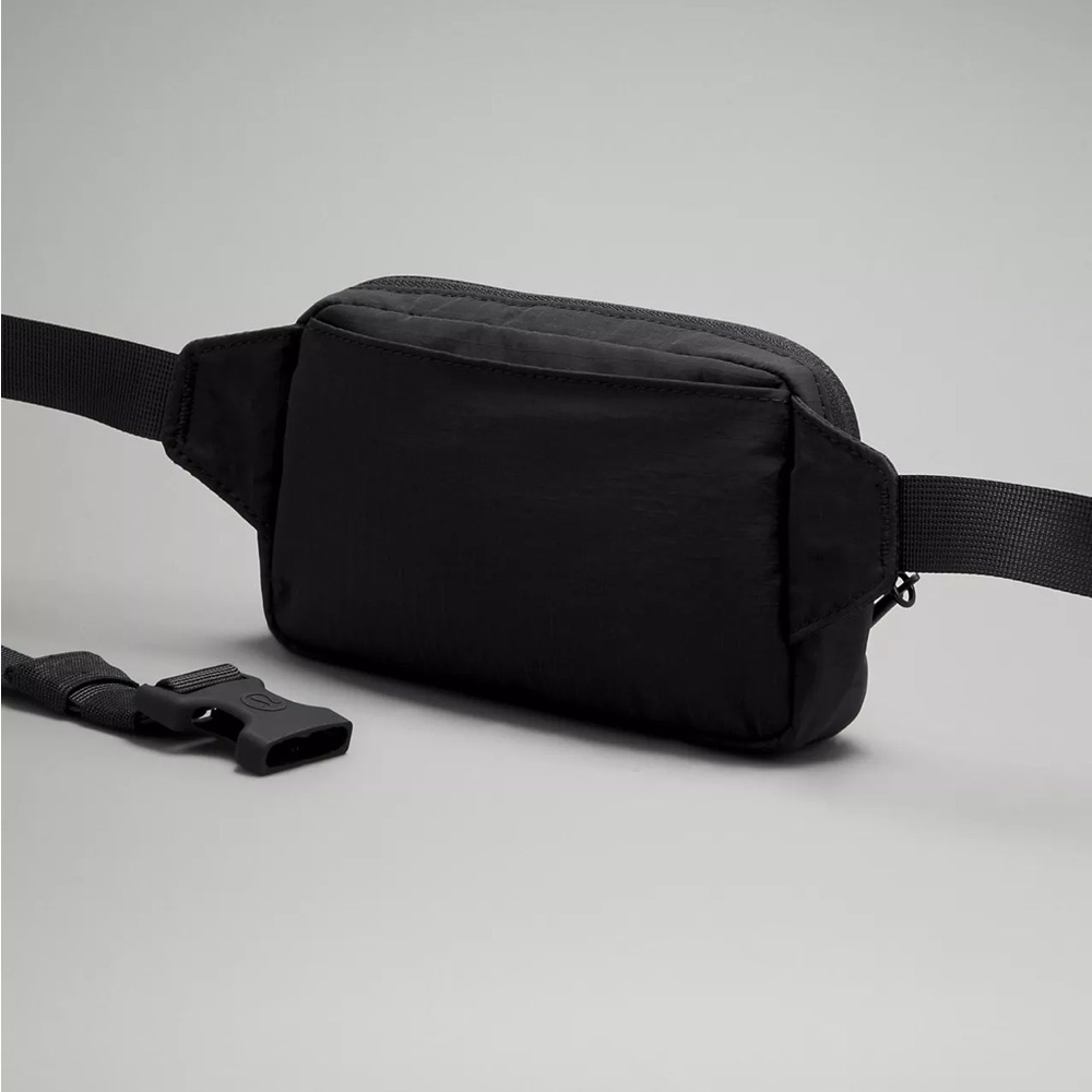 lululemon athletica Mini Belt Bag, black—NWT - Picture 4 of 6